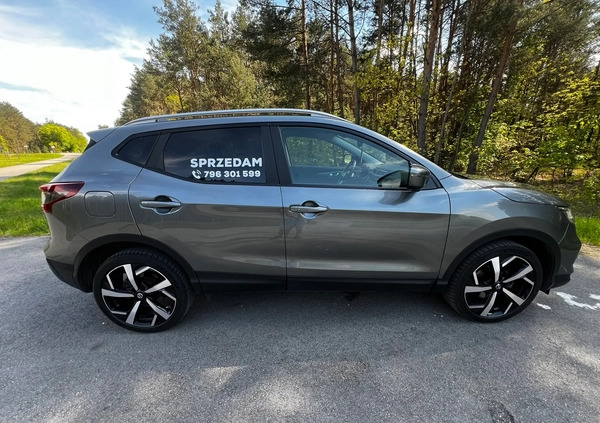 Nissan Qashqai cena 115900 przebieg: 38900, rok produkcji 2021 z Dęblin małe 172